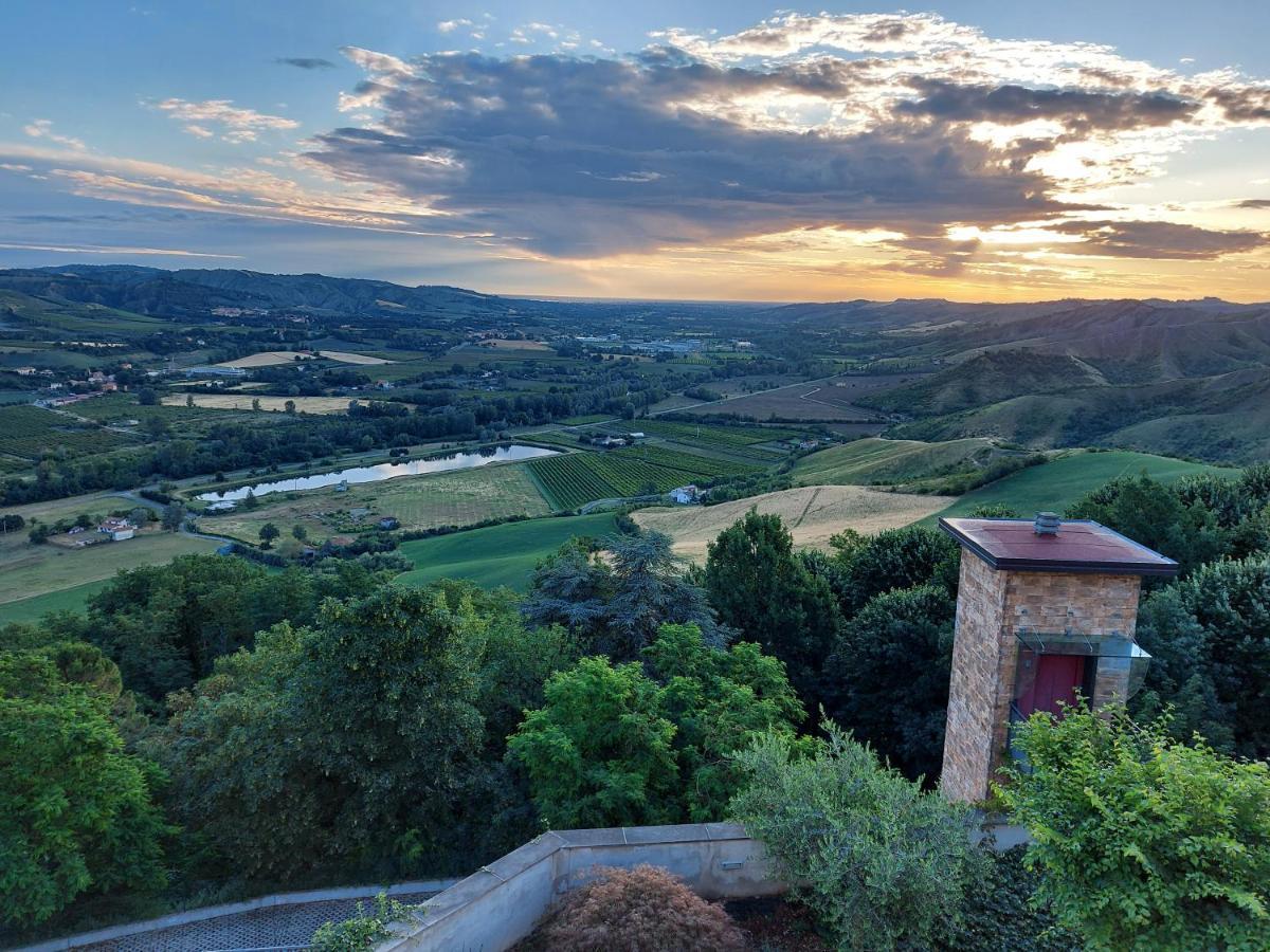 Апартаменты Bella Vista Tossignano Экстерьер фото
